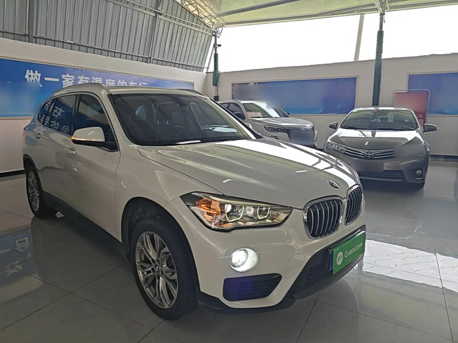 BMW X1 2019 sDrive20Li Leading Model — миниатюра 3
