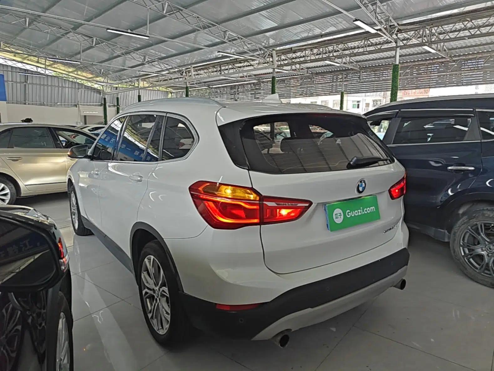 BMW X1 2019 sDrive20Li Leading Model — миниатюра 4