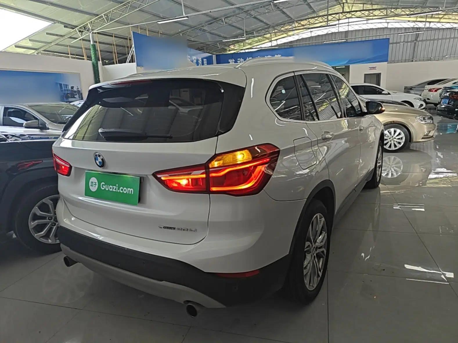 BMW X1 2019 sDrive20Li Leading Model — миниатюра 6