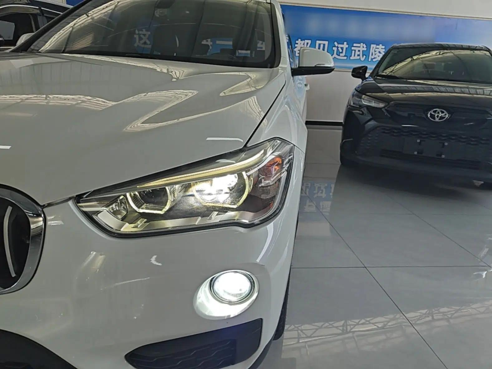 BMW X1 2019 sDrive20Li Leading Model — миниатюра 8