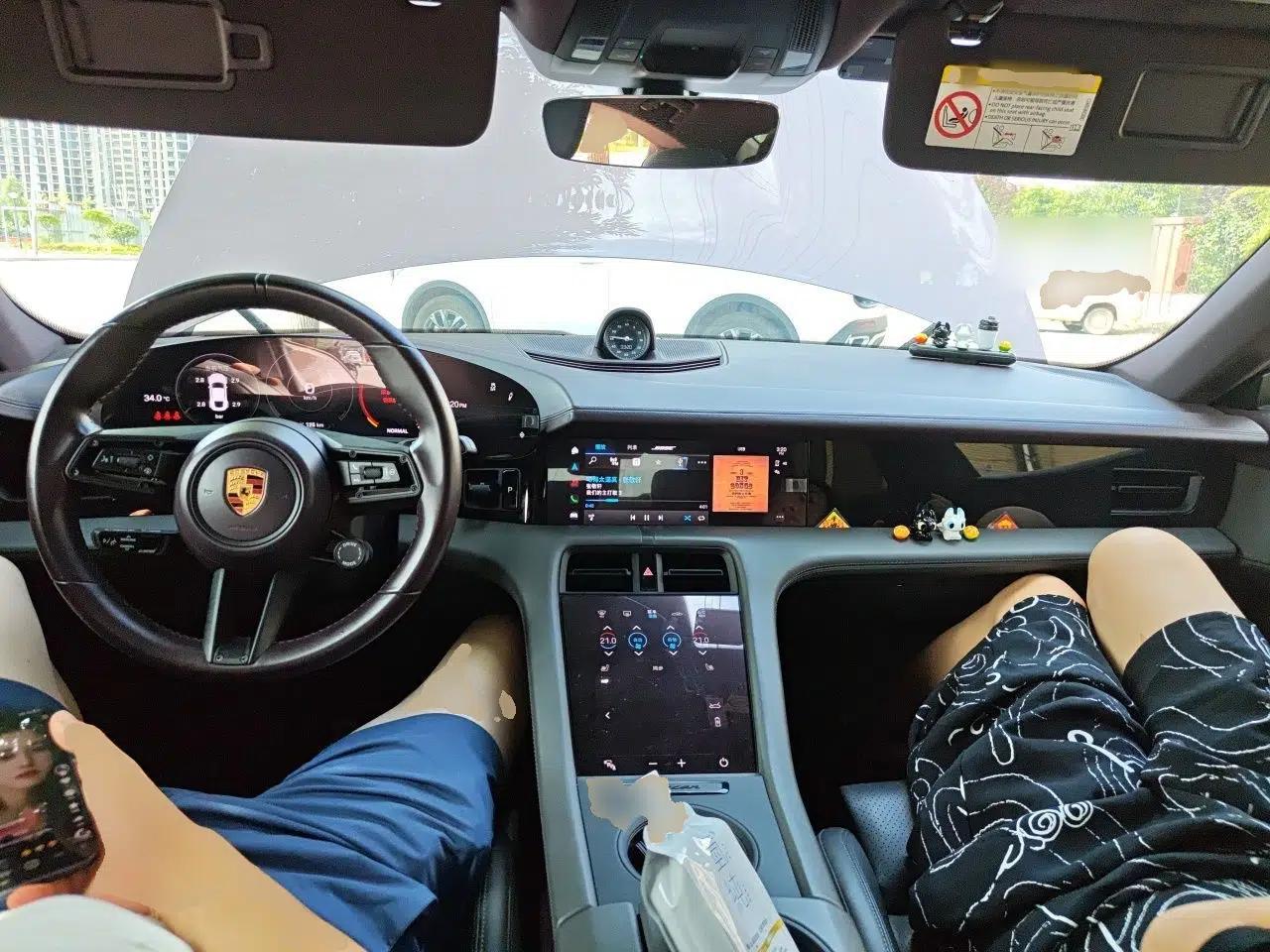 Porsche Taycan 2022-Year Updated Taycan — миниатюра 9