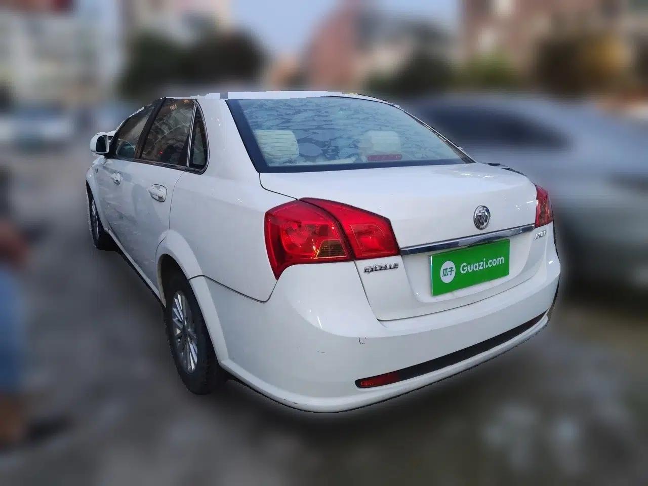 Buick Excelle 2015 1.5L Manual Luxury Model — миниатюра 4
