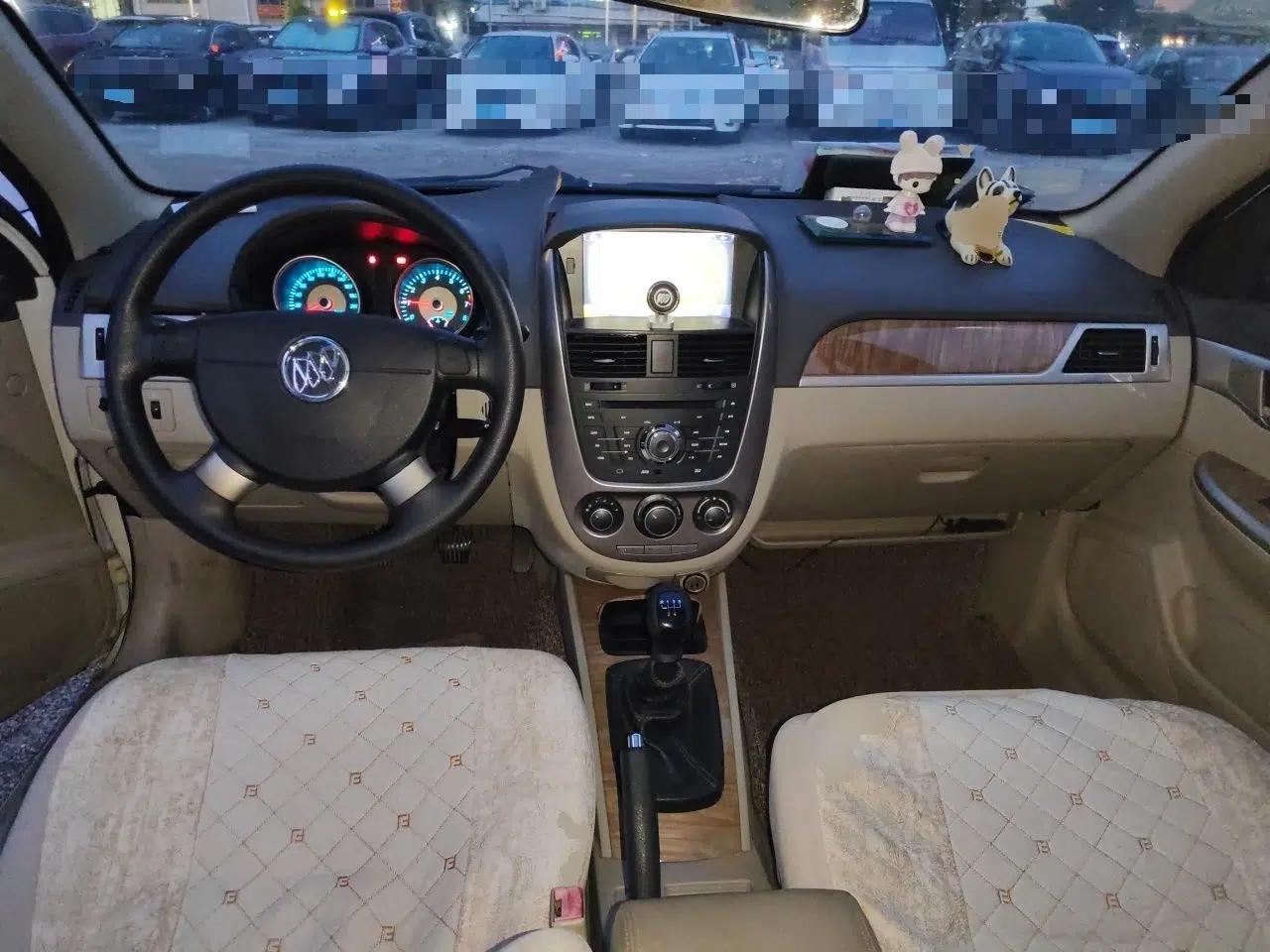 Buick Excelle 2015 1.5L Manual Luxury Model — миниатюра 9