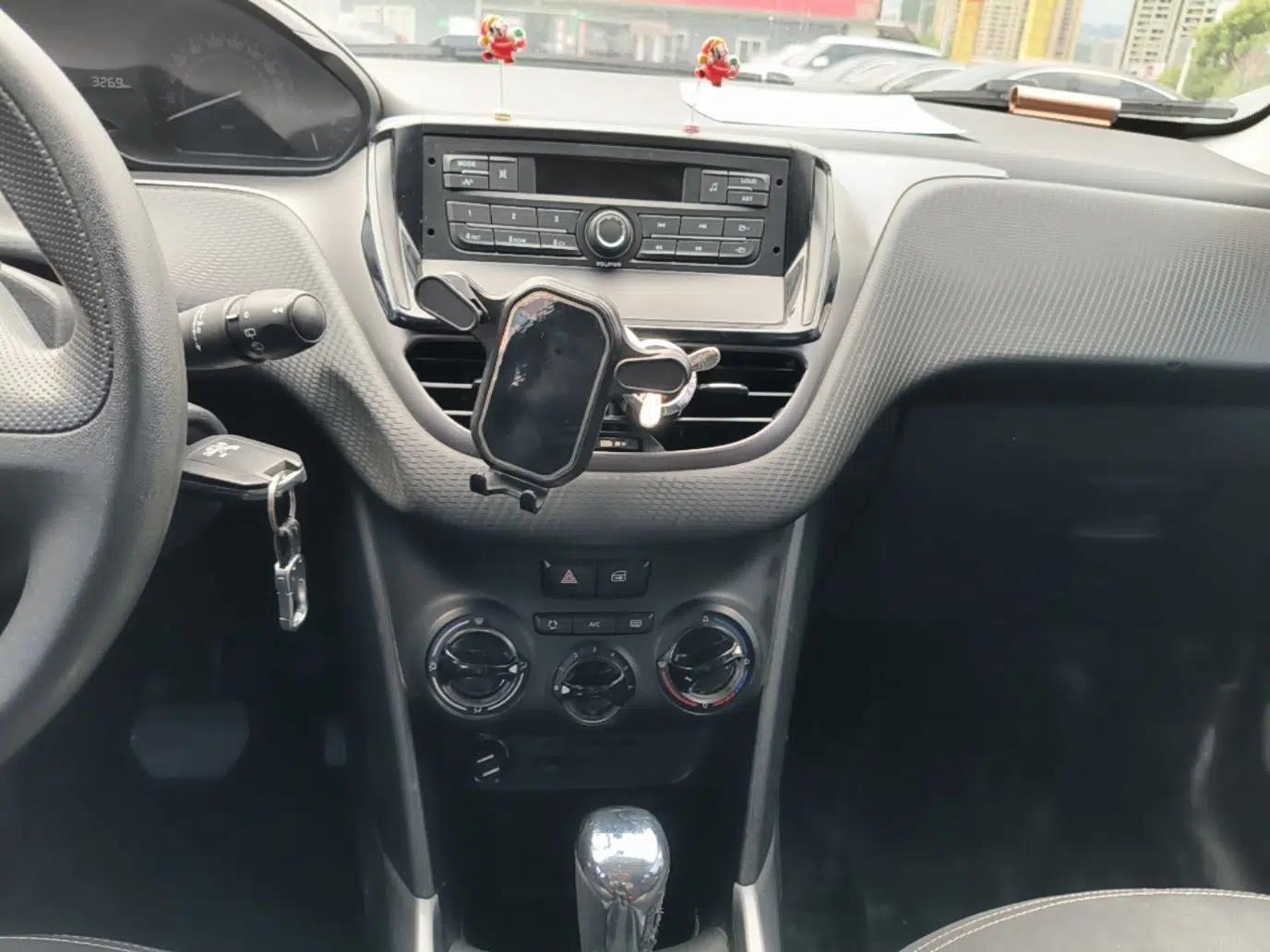 Peugeot 2008 2014 1.6L Automatic Trend Edition — миниатюра 15