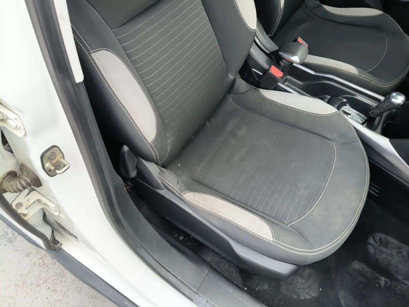 Peugeot 2008 2014 1.6L Automatic Trend Edition — миниатюра 19