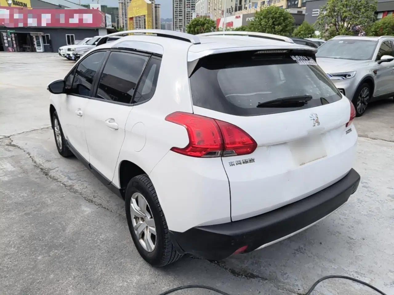 Peugeot 2008 2014 1.6L Automatic Trend Edition — миниатюра 4