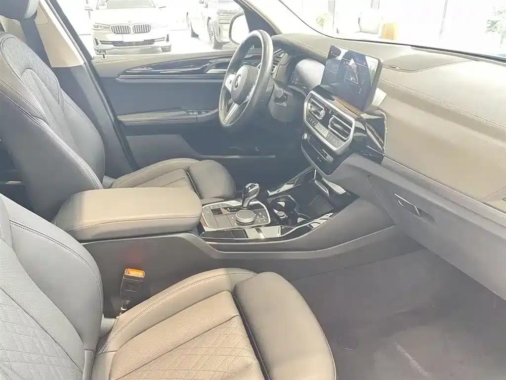2023 BMW X3 xDrive25i M Sport Package — миниатюра 11