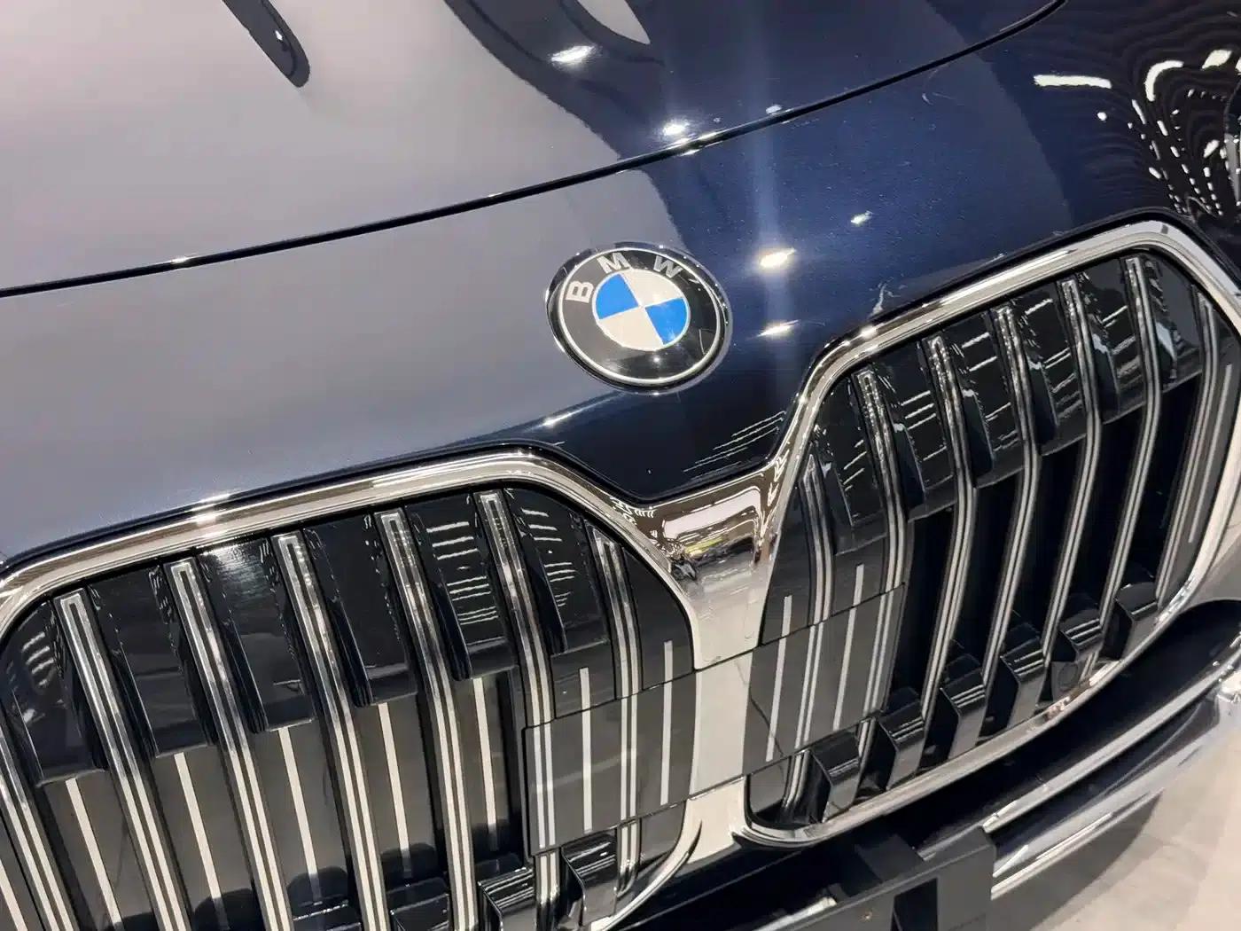 2023 BMW 7 Series 735Li Luxury Package — миниатюра 4