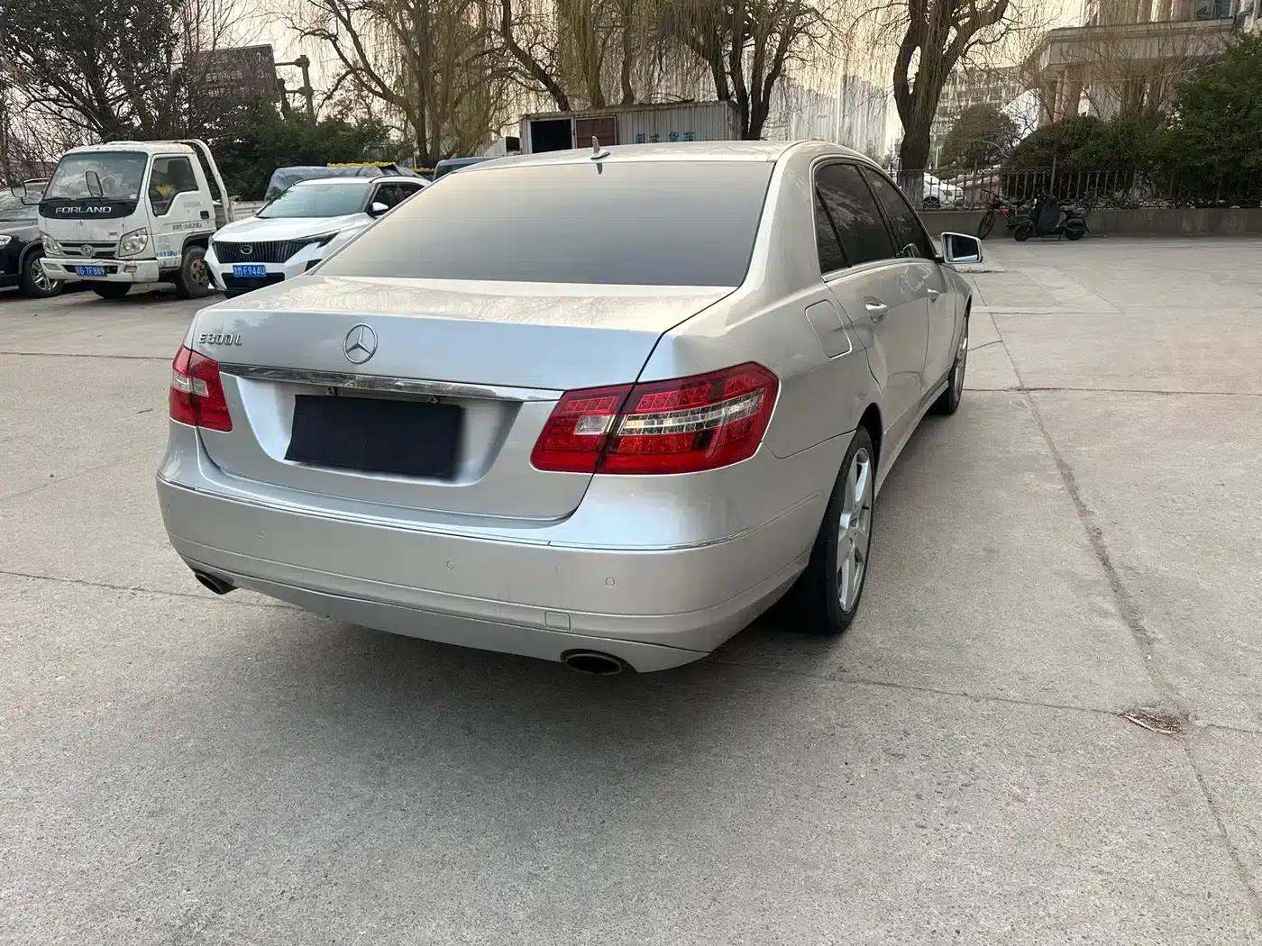Mercedes-Benz E-Class 2011 E 300 L Luxury Edition — миниатюра 4