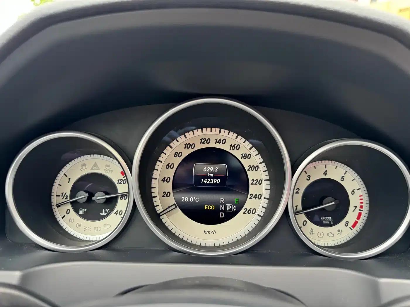 Imported Mercedes-Benz E-Class 2014 E 260 Coupe — миниатюра 9