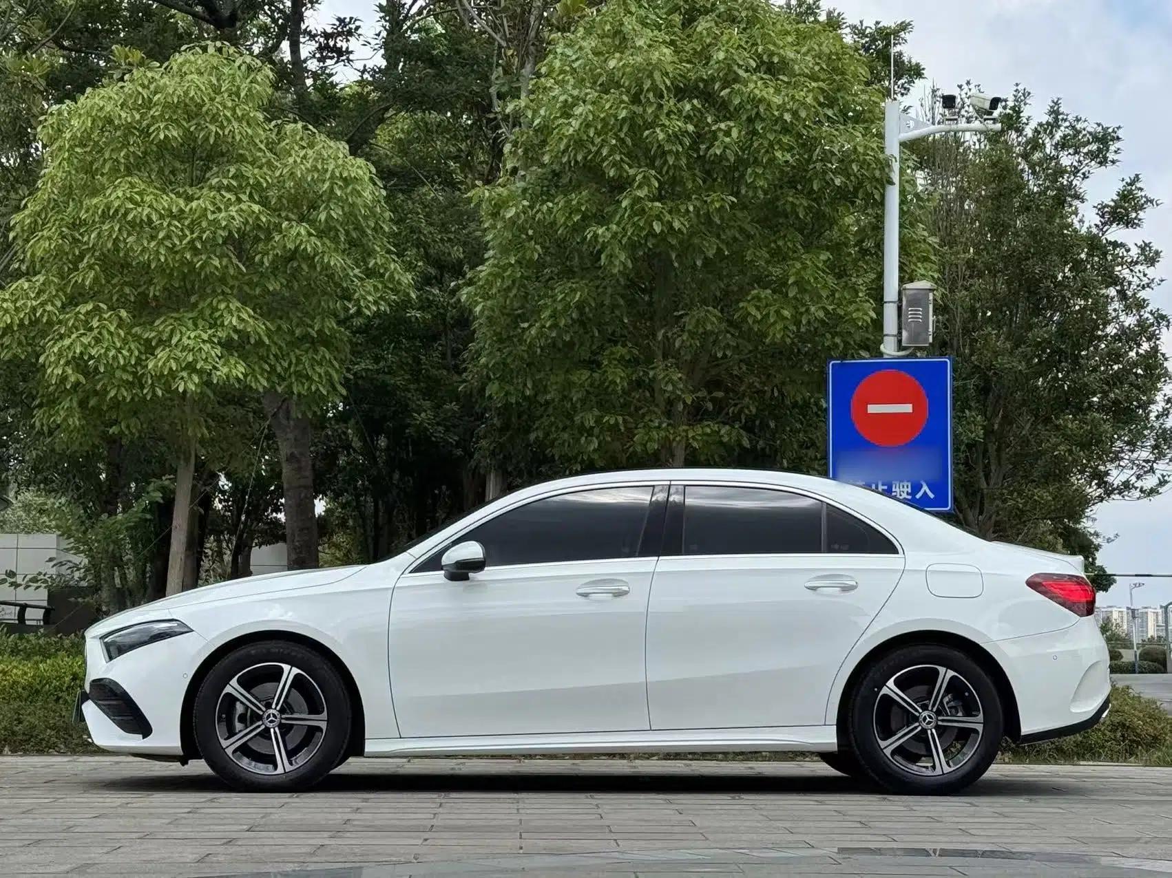 Mercedes-Benz A-Class 2023 A 200 L Fashion Model — миниатюра 7