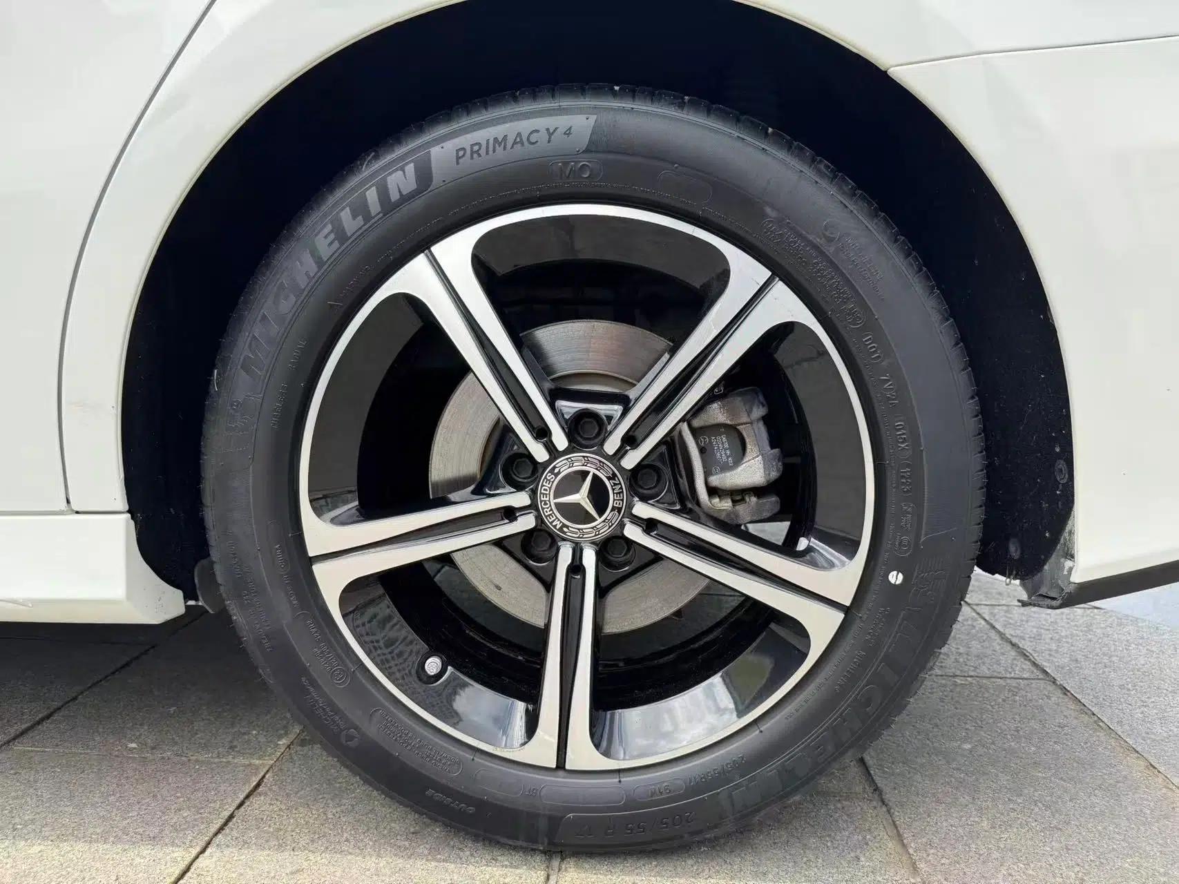 Mercedes-Benz A-Class 2023 A 200 L Fashion Model — миниатюра 9