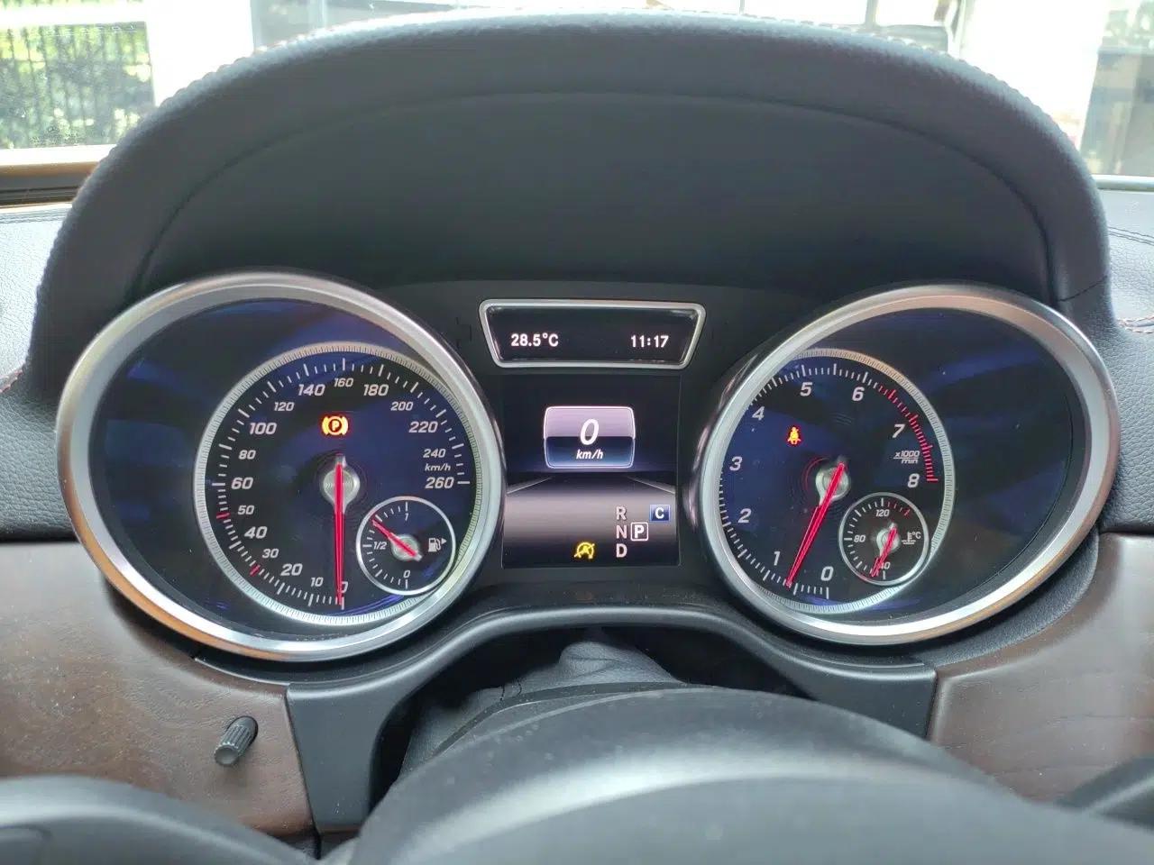 Mercedes-Benz GLS 2016 GLS 400 4MATIC Luxury Model — миниатюра 11