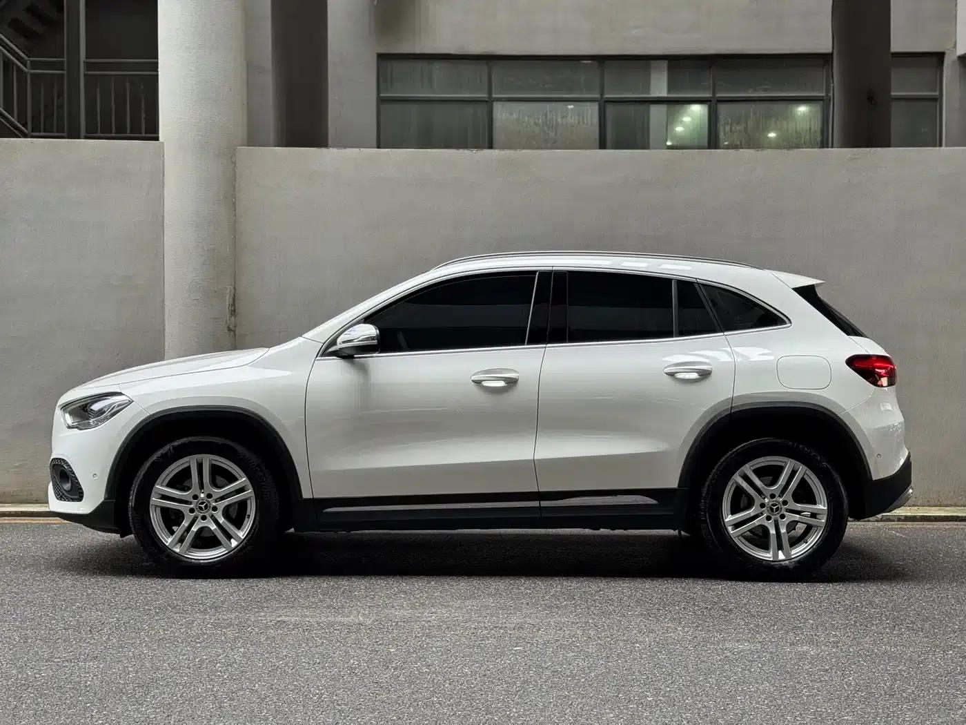 2022 Mercedes-Benz GLA 180 — миниатюра 3