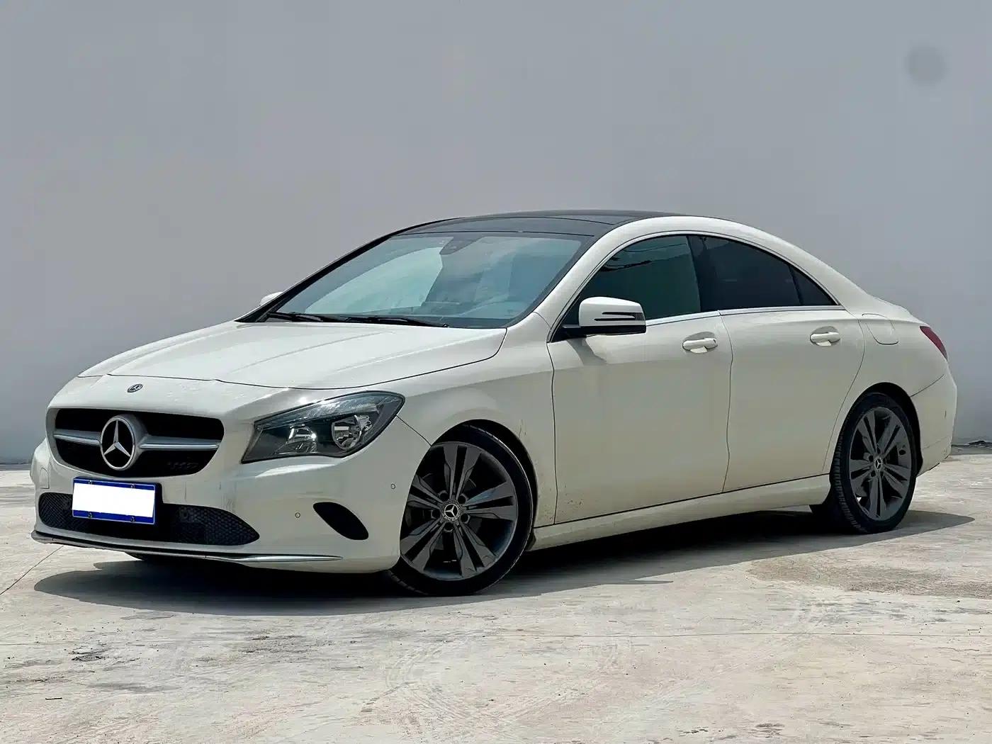 Imported Mercedes-Benz CLA 2017 CLA 200 Dynamic — миниатюра 1