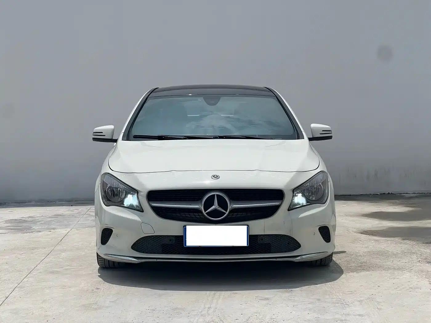 Imported Mercedes-Benz CLA 2017 CLA 200 Dynamic — миниатюра 2