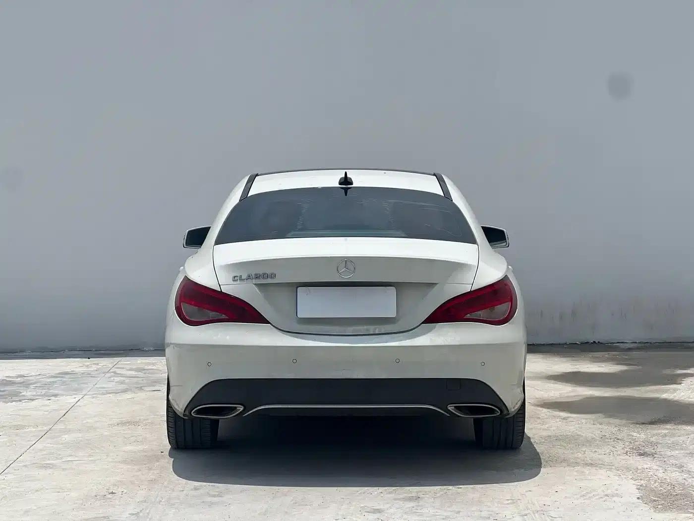 Imported Mercedes-Benz CLA 2017 CLA 200 Dynamic — миниатюра 4