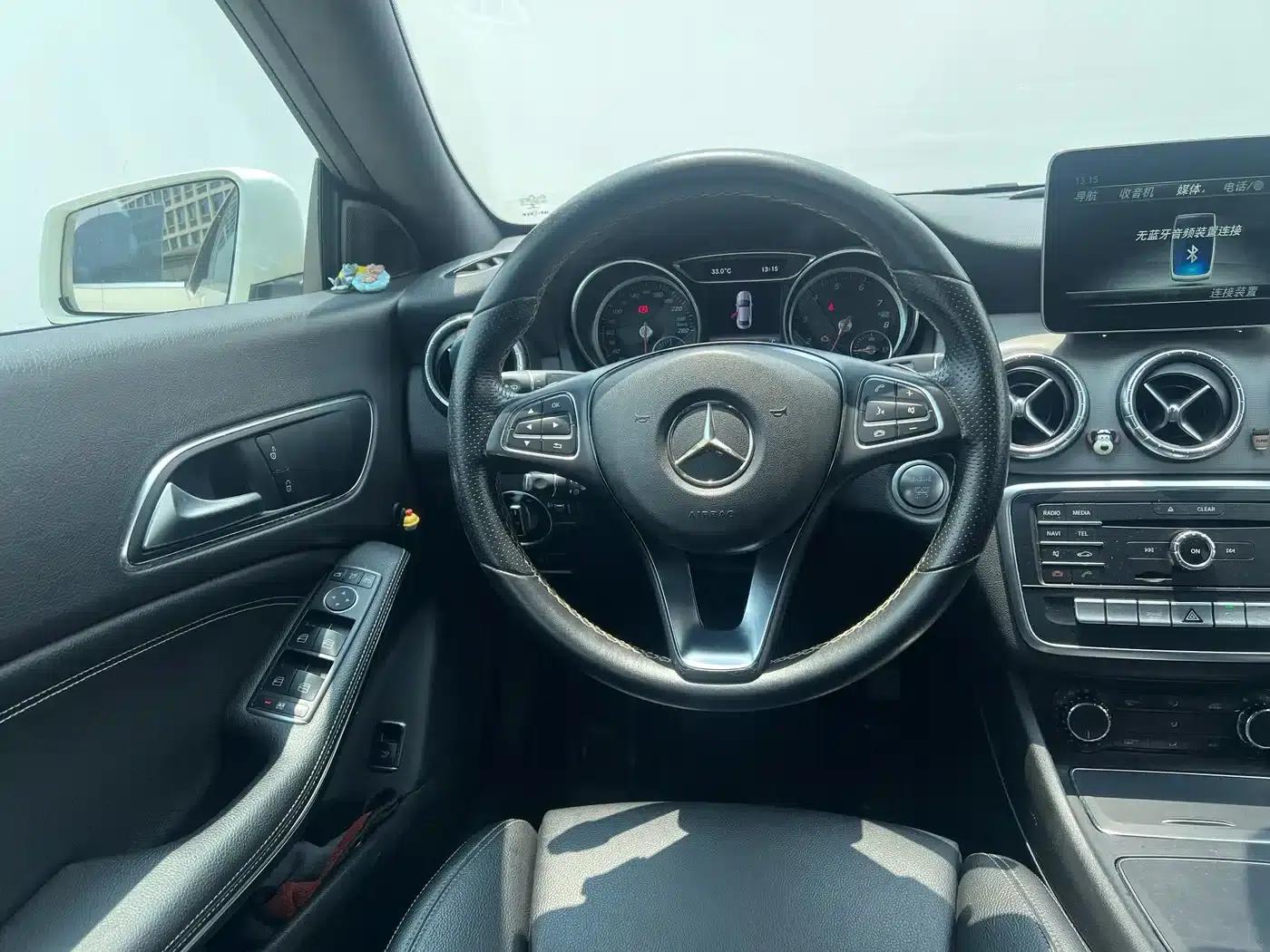 Imported Mercedes-Benz CLA 2017 CLA 200 Dynamic — миниатюра 8