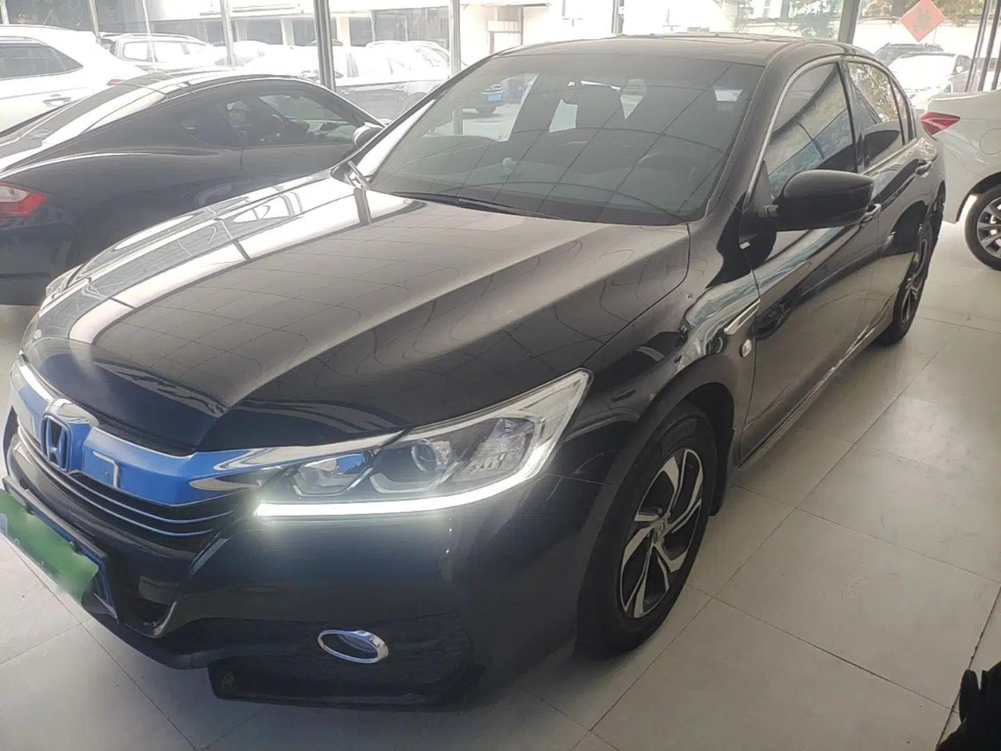 Honda Accord 2016 2.0L Comfort Edition — миниатюра 1