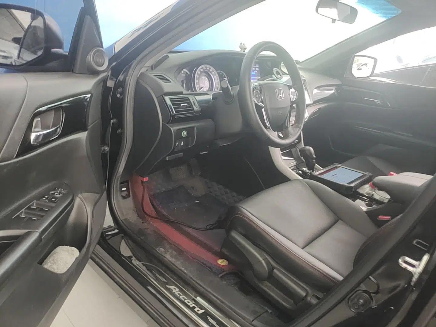 Honda Accord 2016 2.0L Comfort Edition — миниатюра 18