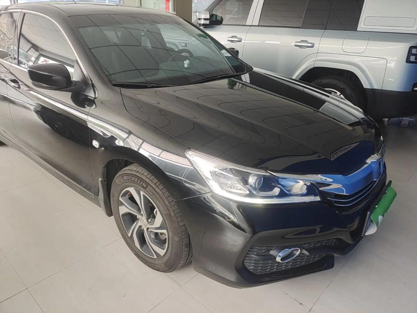 Honda Accord 2016 2.0L Comfort Edition — миниатюра 3