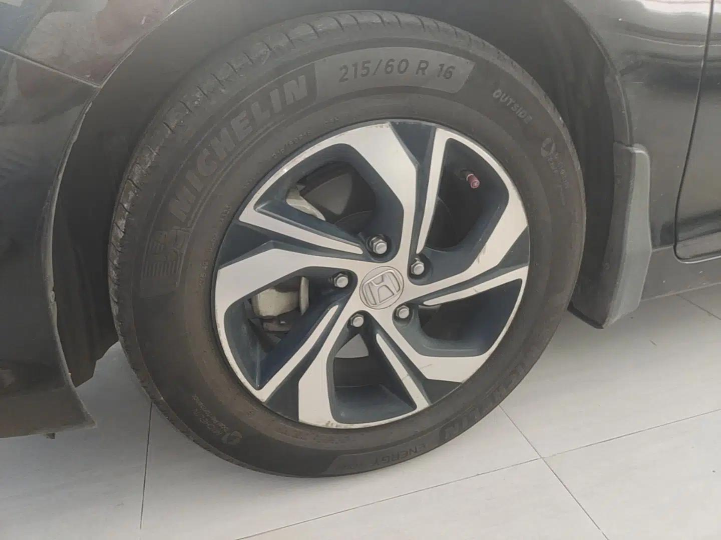 Honda Accord 2016 2.0L Comfort Edition — миниатюра 10