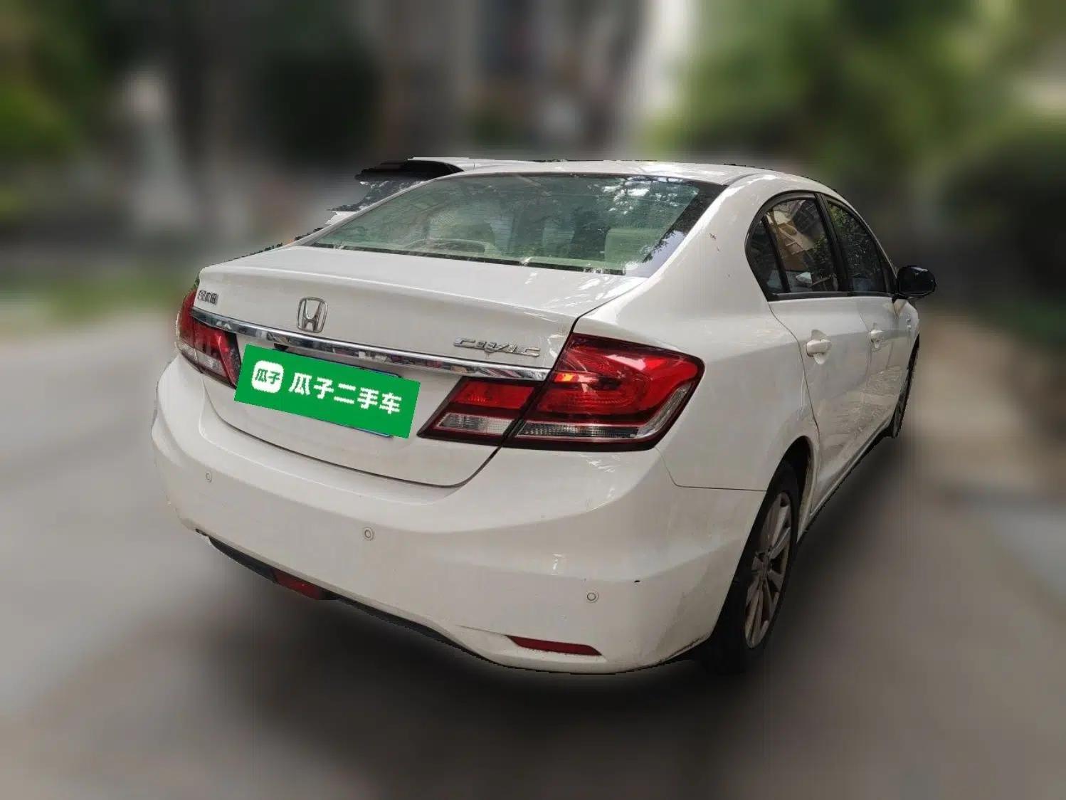 Honda Civic 2014 1.8L Automatic Classic Edition — миниатюра 6