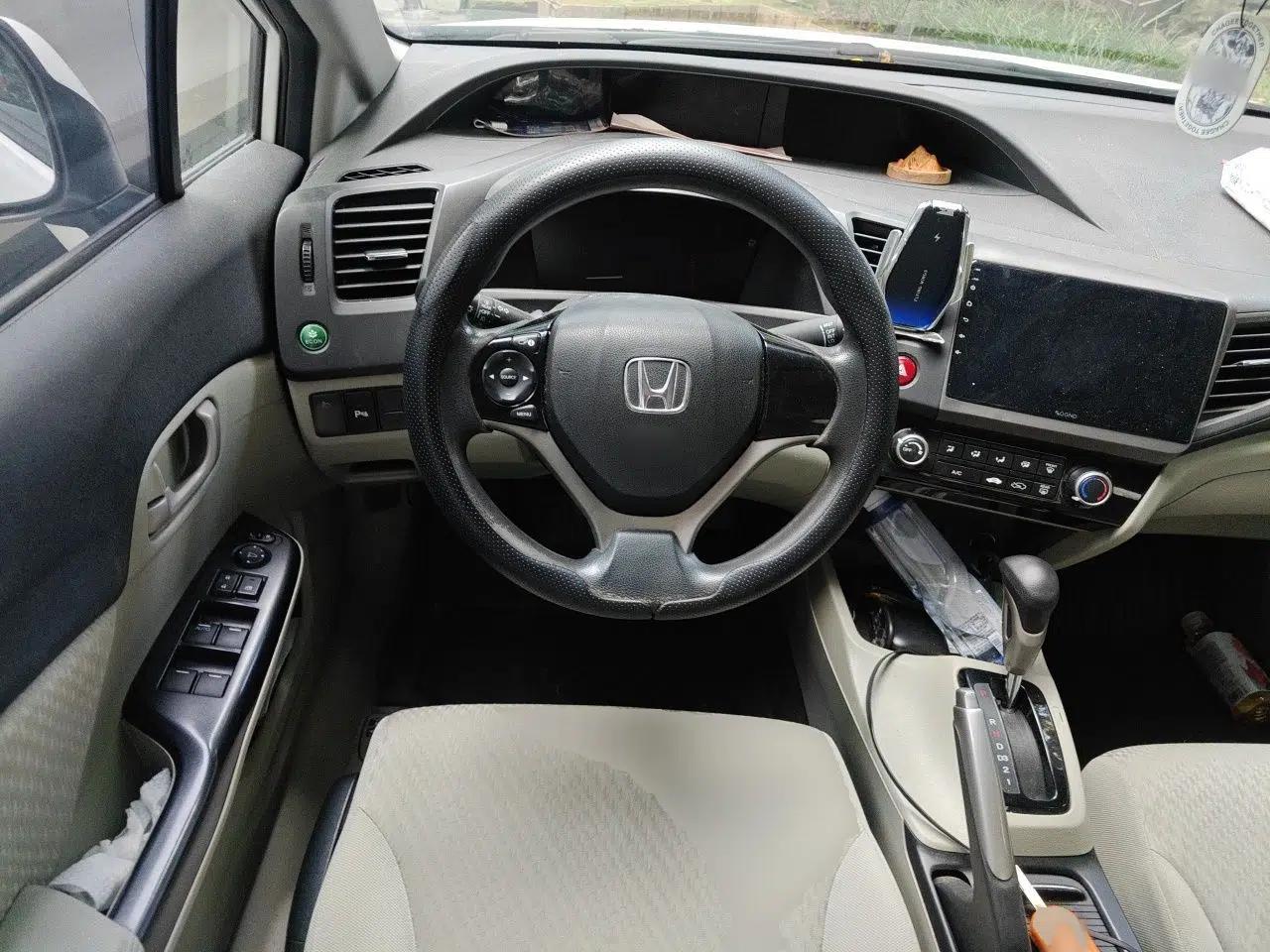 Honda Civic 2014 1.8L Automatic Classic Edition — миниатюра 10