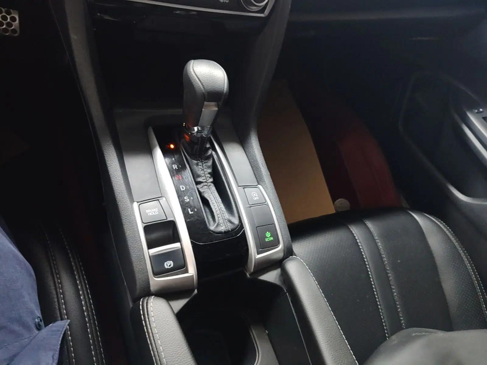 Honda Civic 2019 220TURBO CVT Dynamic Edition China V Emission Standard — миниатюра 16