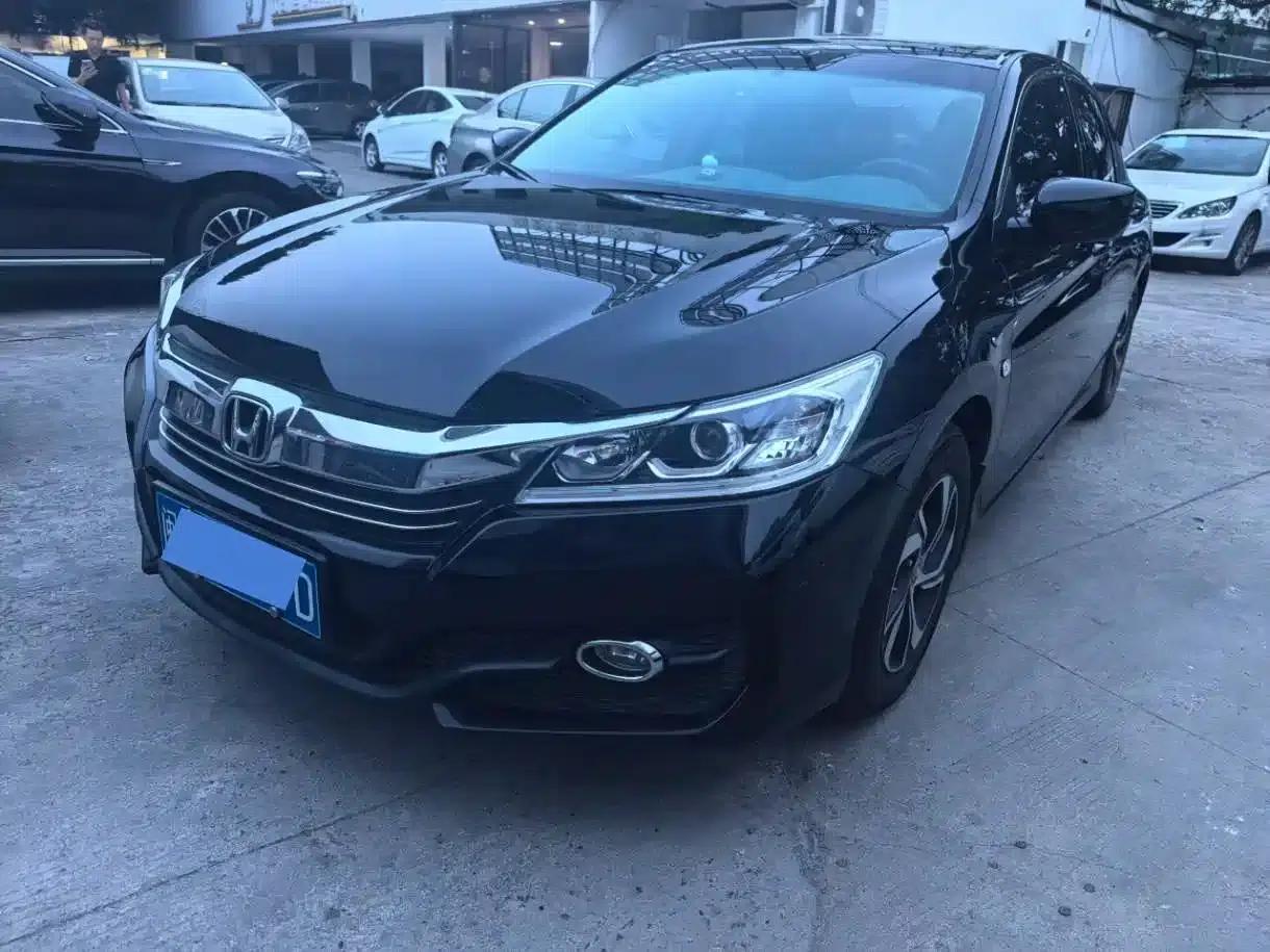 2016 Honda Accord 2.0L Comfort Edition — миниатюра 1