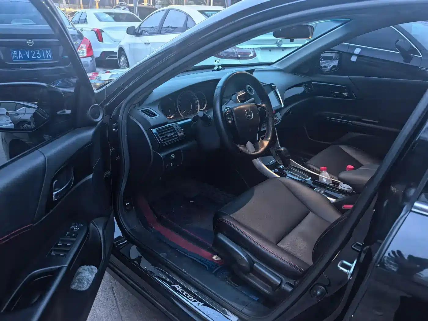 2016 Honda Accord 2.0L Comfort Edition — миниатюра 6