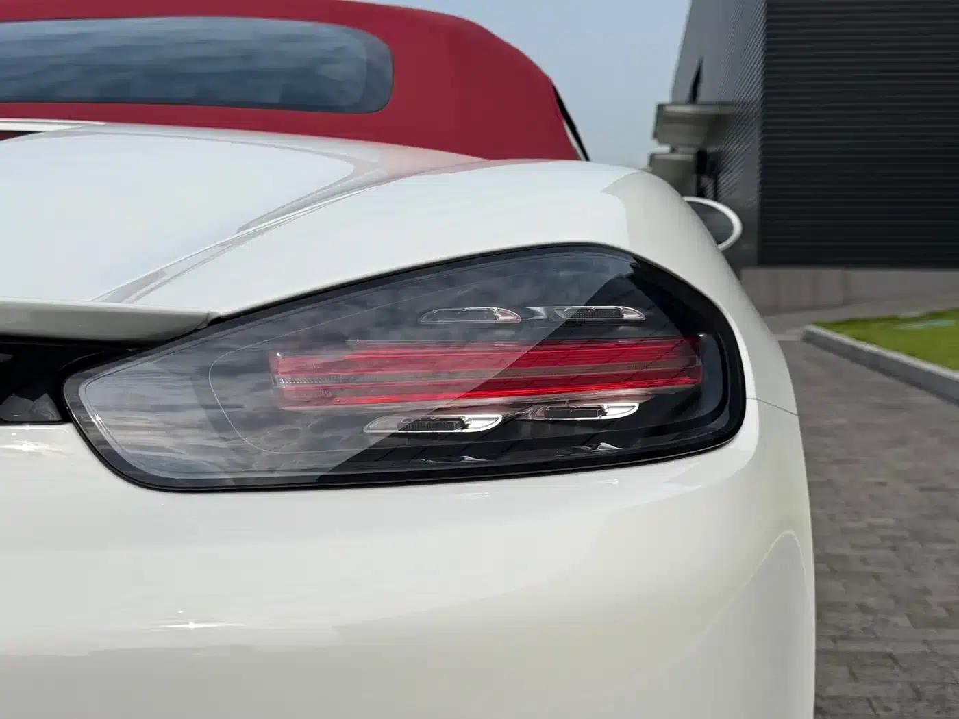 2022 Porsche 718 Boxster 2.0T — миниатюра 13