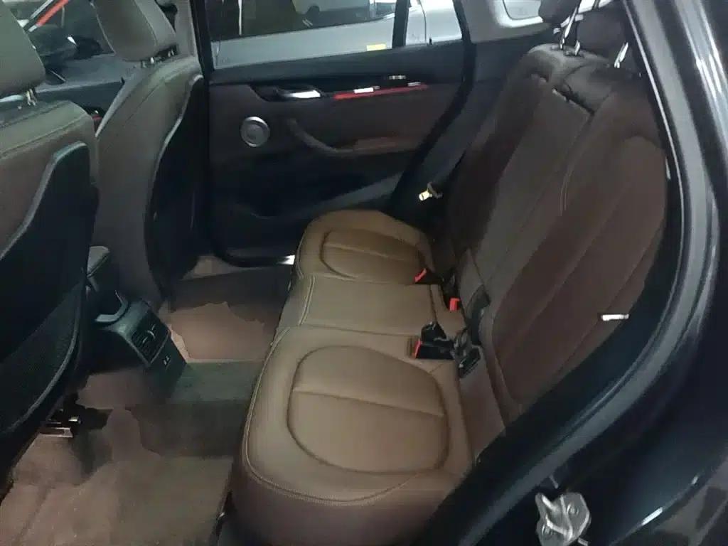 BMW X1 2021 sDrive25Li Leading Edition — миниатюра 17