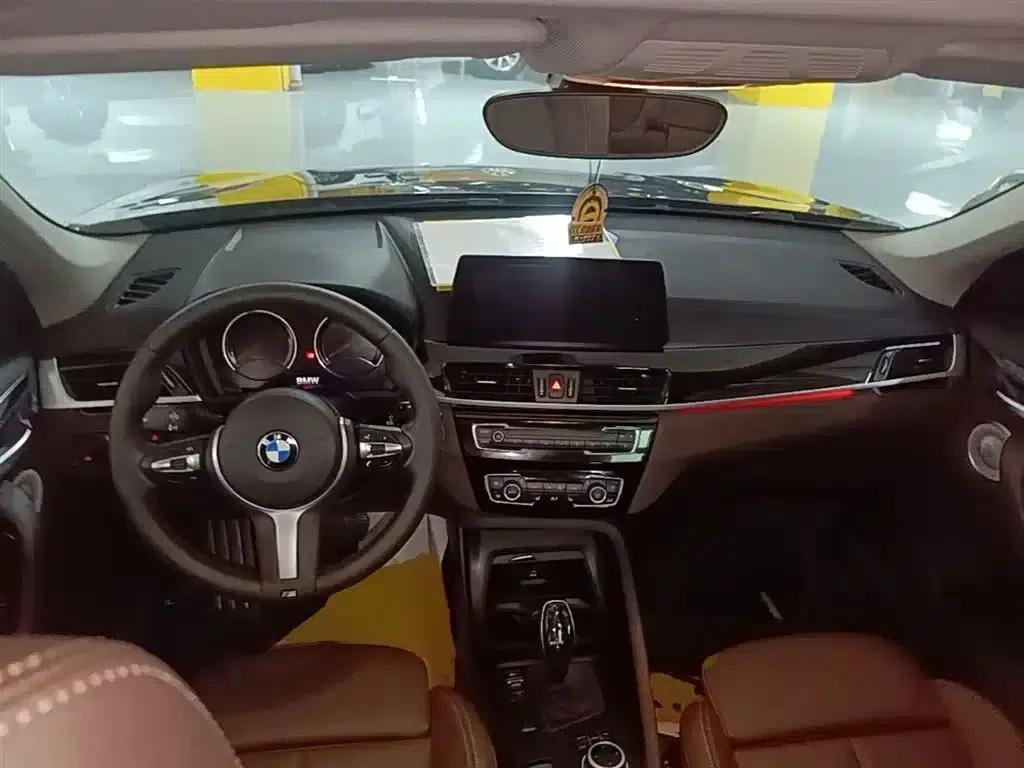 BMW X1 2021 sDrive25Li Leading Edition — миниатюра 10