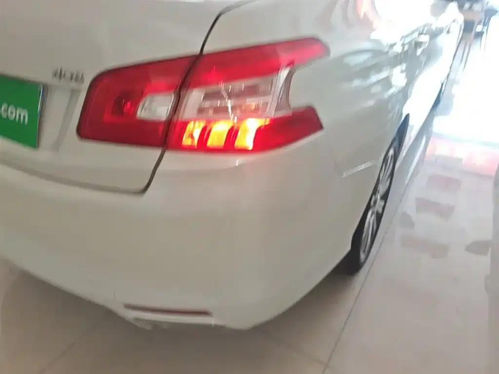 Peugeot 408 2016 1.6T Automatic Luxury Edition — миниатюра 8