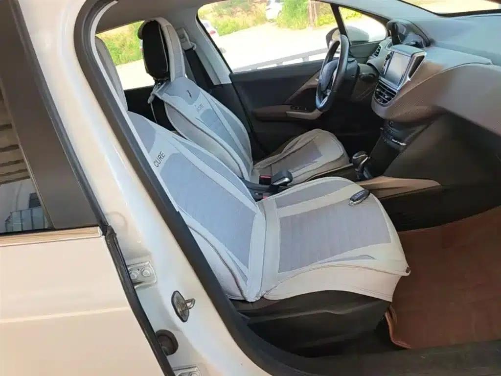 Peugeot 2008 2014 Model 1.6L Automatic Navigation Edition — миниатюра 25