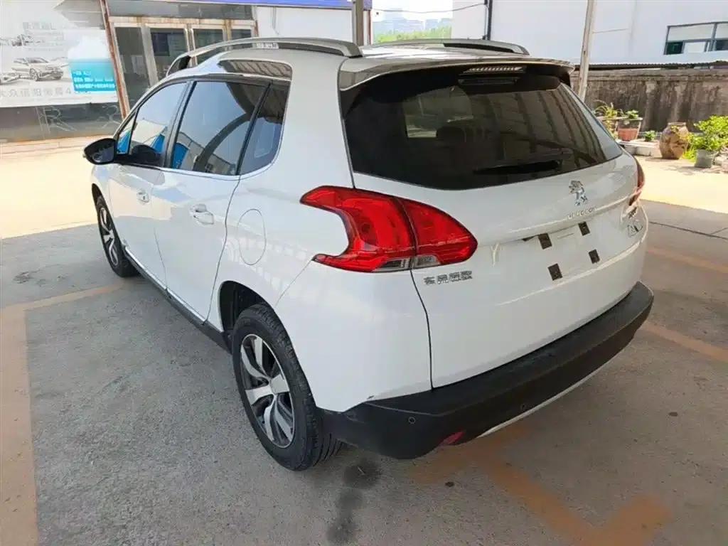Peugeot 2008 2014 Model 1.6L Automatic Navigation Edition — миниатюра 5