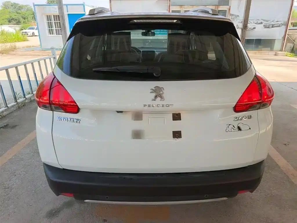 Peugeot 2008 2014 Model 1.6L Automatic Navigation Edition — миниатюра 6