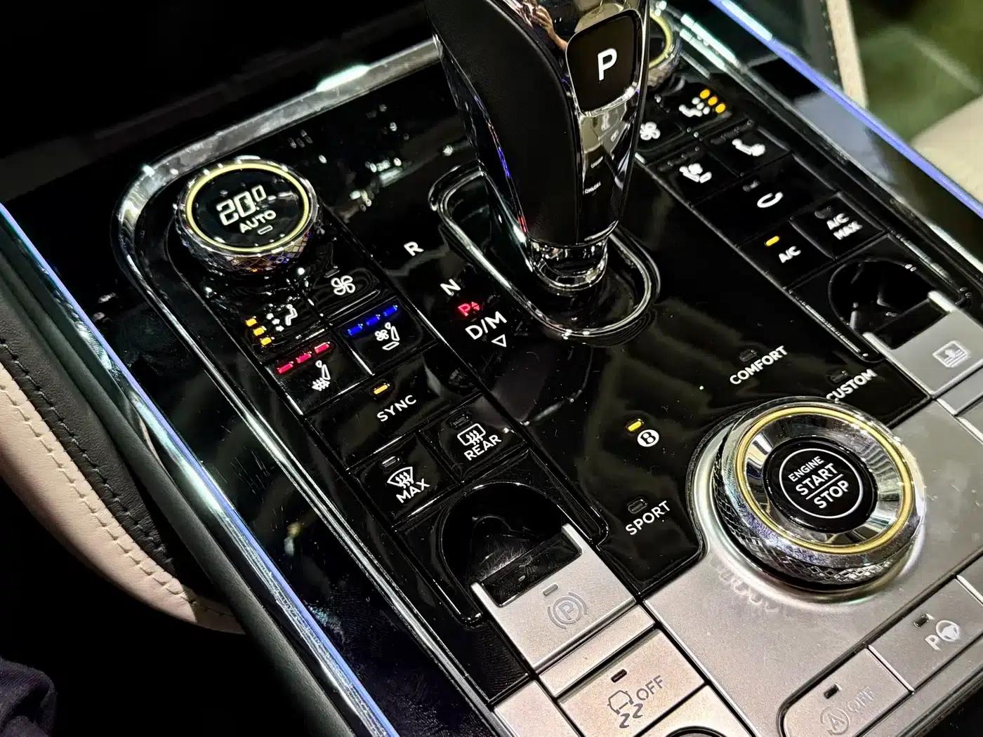 Flying Spur 2021 4.0T V8 Standard Edition — миниатюра 17