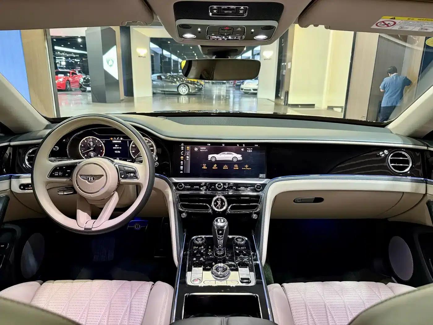 Flying Spur 2021 4.0T V8 Standard Edition — миниатюра 19