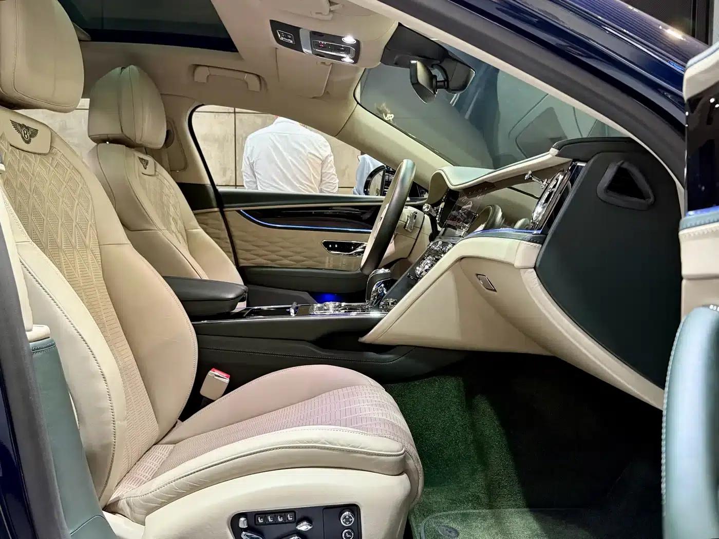 Flying Spur 2021 4.0T V8 Standard Edition — миниатюра 23
