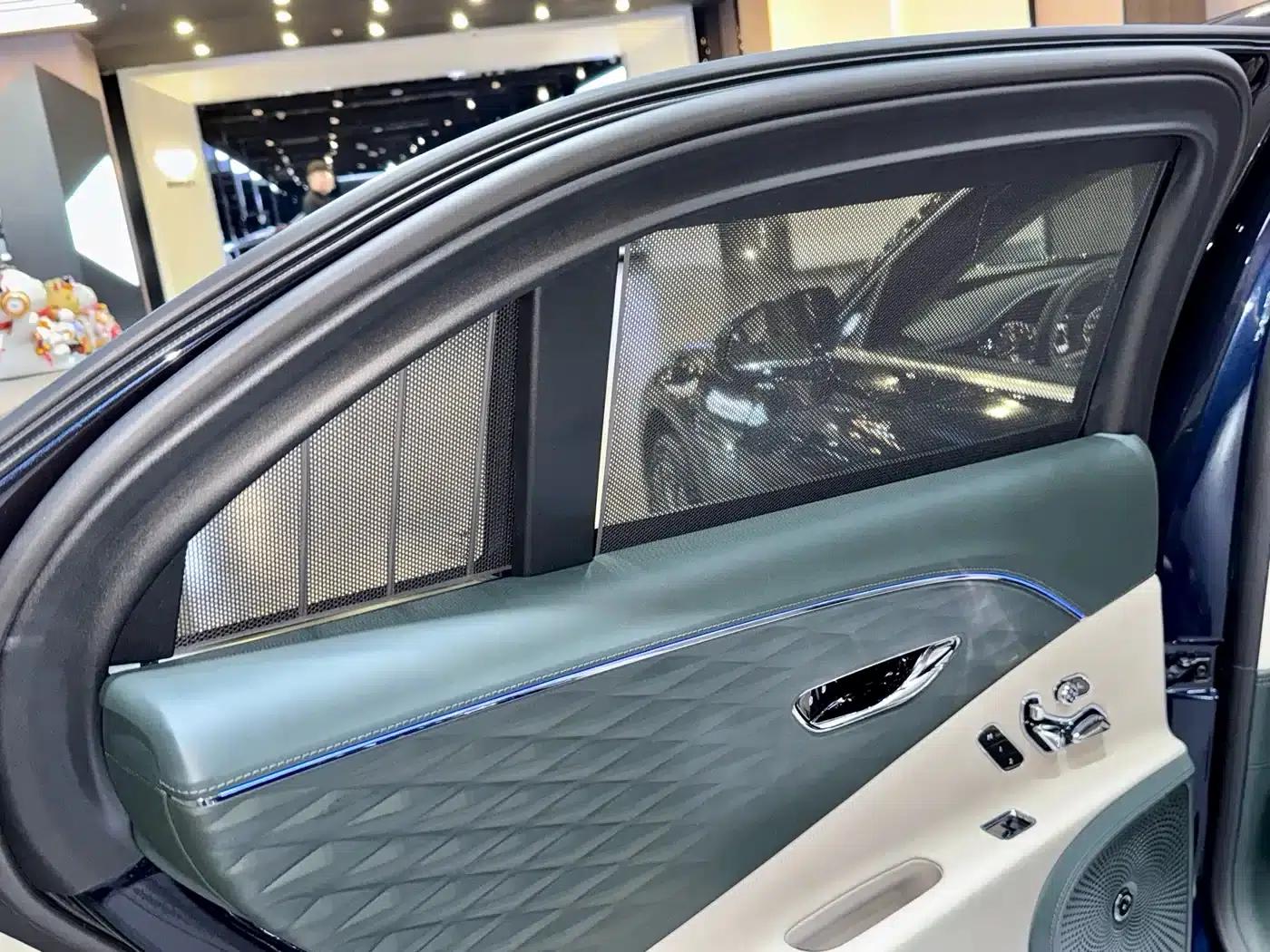 Flying Spur 2021 4.0T V8 Standard Edition — миниатюра 26
