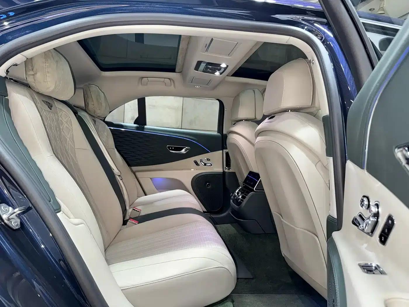 Flying Spur 2021 4.0T V8 Standard Edition — миниатюра 27