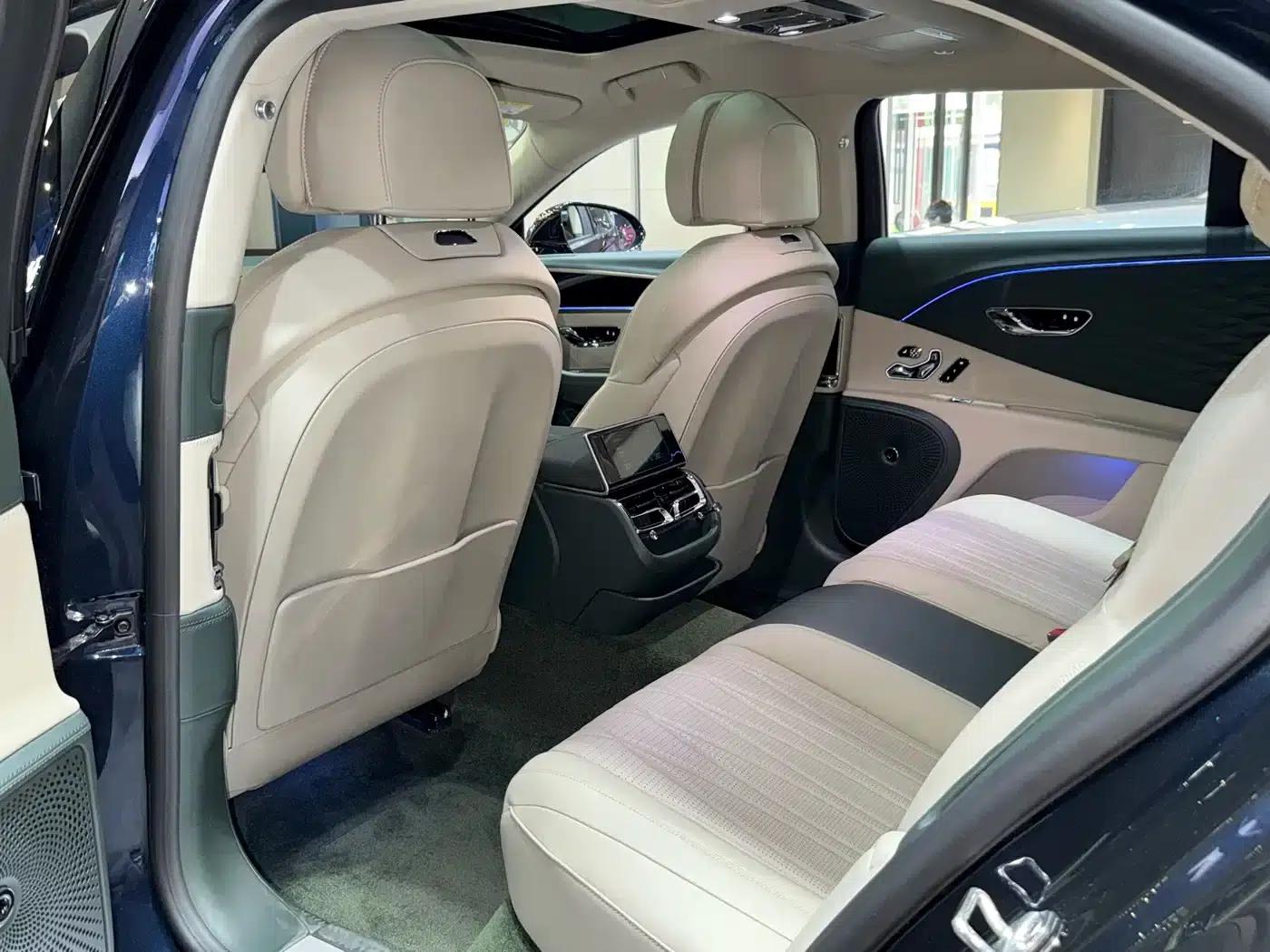 Flying Spur 2021 4.0T V8 Standard Edition — миниатюра 28