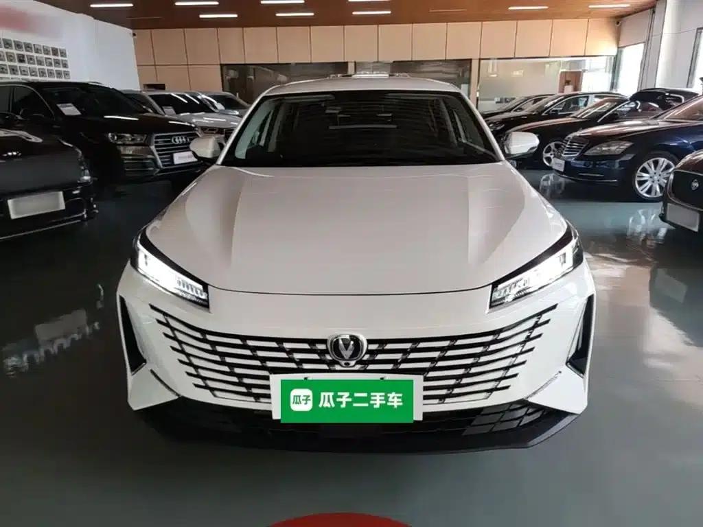 Changan Eado PHEV 2025 Smart Blue Whale 145KM High-Performance Edition — миниатюра 3