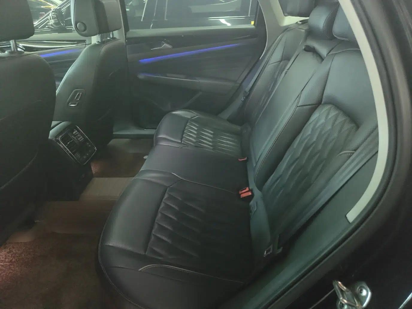 Volkswagen Passat 2020 Revised Version 330TSI Luxury Edition China VI Standard — миниатюра 20