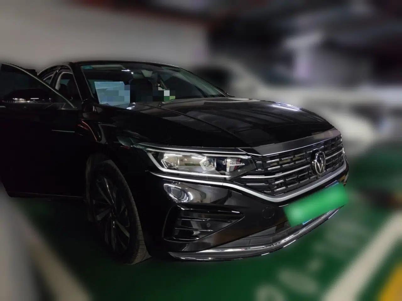 Volkswagen Passat 2023 330TSI Luxury Edition — миниатюра 3