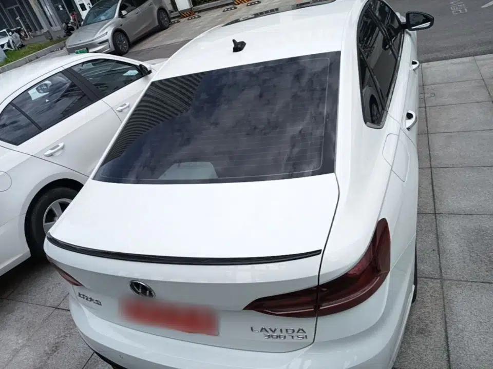 Volkswagen Lavida 2024 300TSI DSG Starry Sky Leading Edition — миниатюра 5