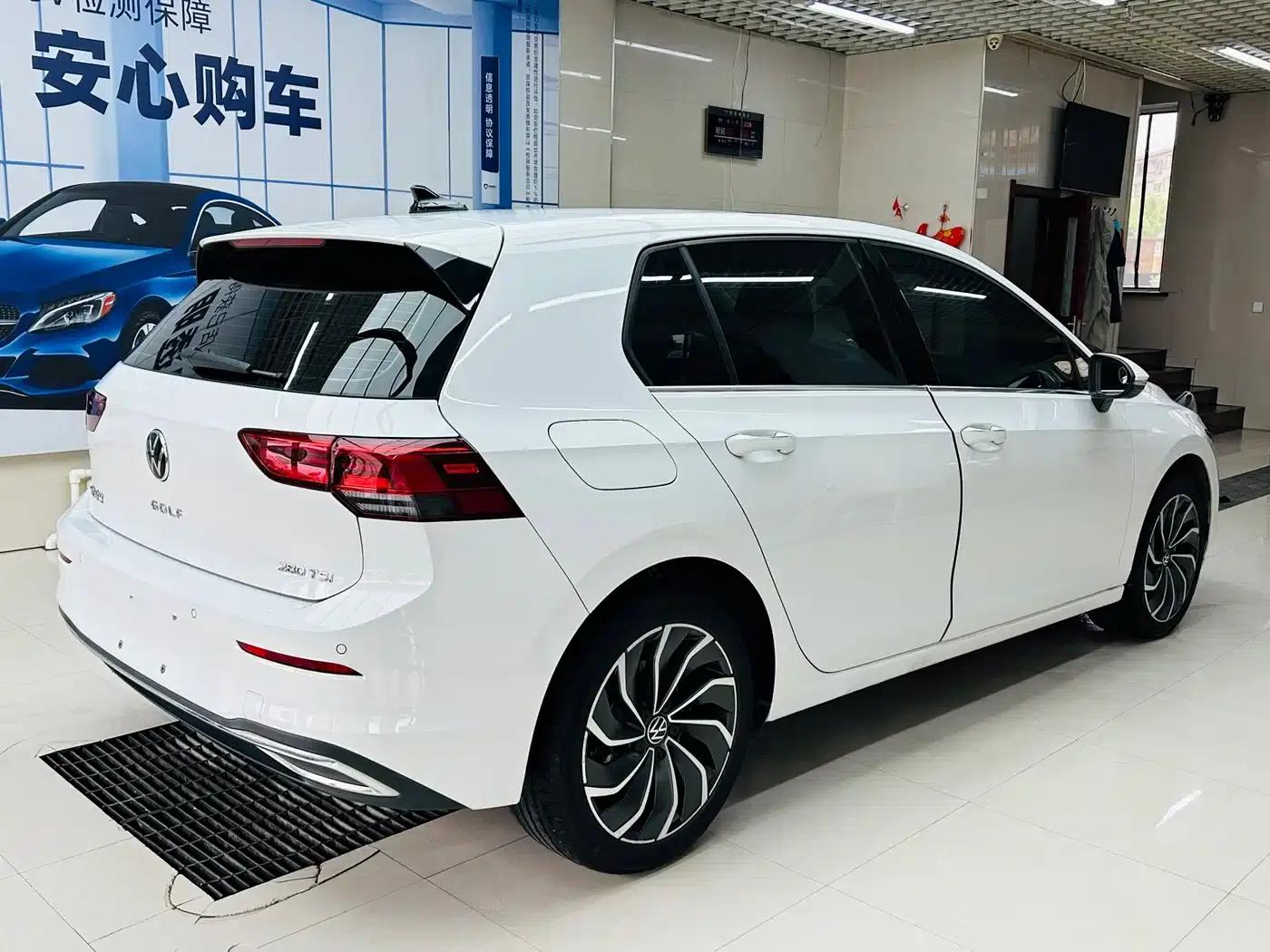2023 Golf 280TSI DSG R-Line — миниатюра 4