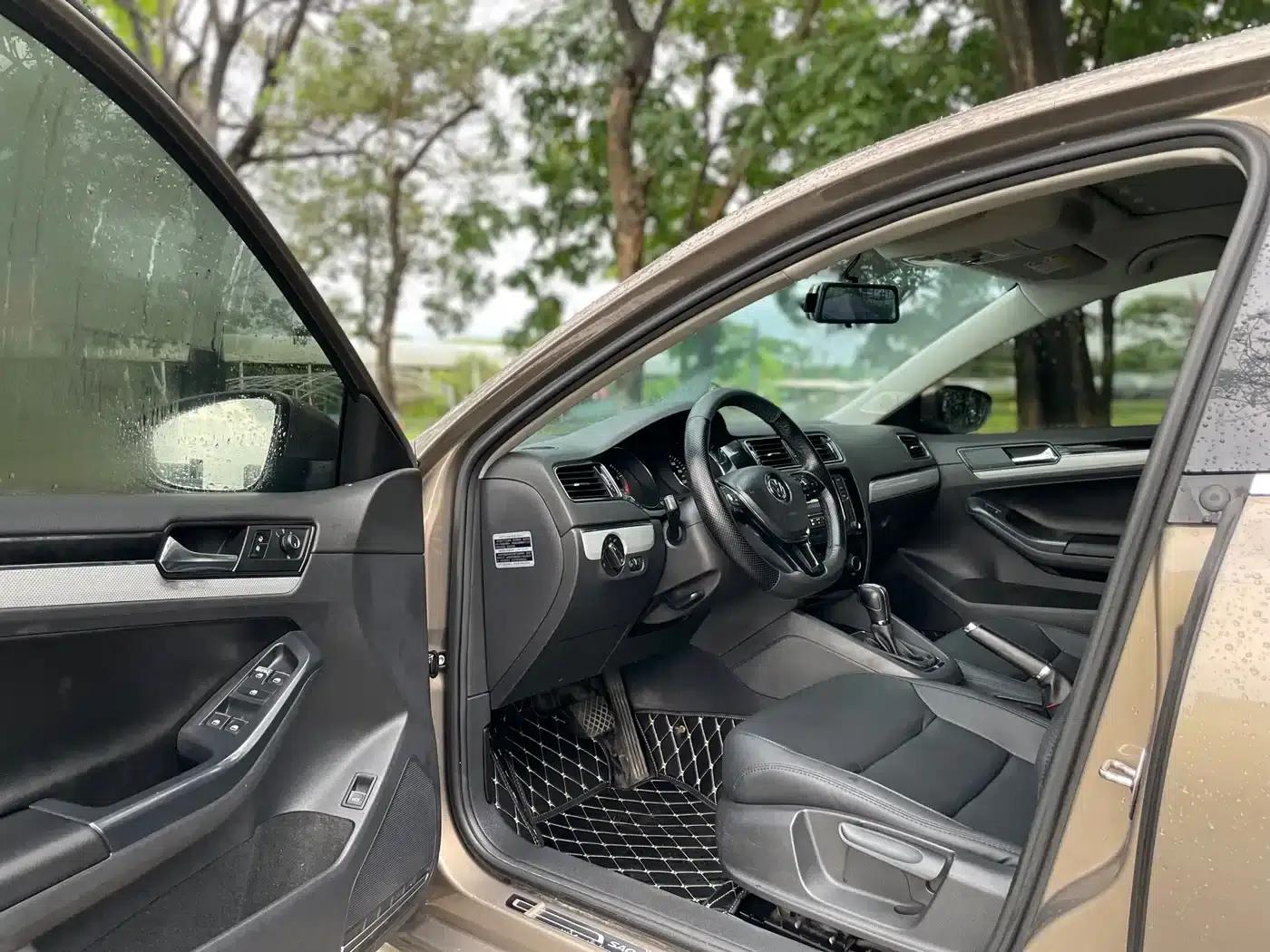 2017 Volkswagen Sagitar 1.6L Automatic Comfort Edition — миниатюра 10